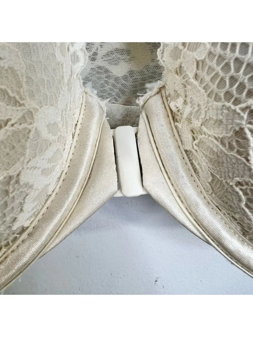La Senza So Free full coverage cream lace front closure underwire bra 32 D - Picture 8 of 12